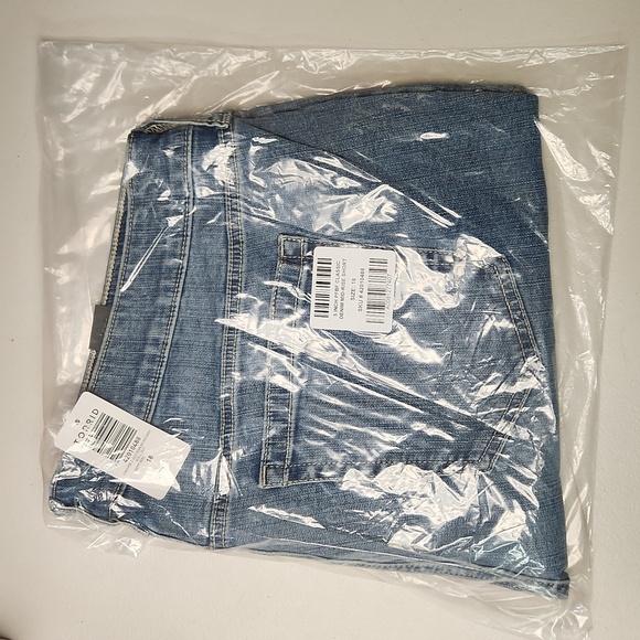 ❤️NWT VINTAGE TORRID SHORTS - 5" BOYFRIEND  STUDDED DENIM - MID RISE - PLUS SIZE - Picture 11 of 16